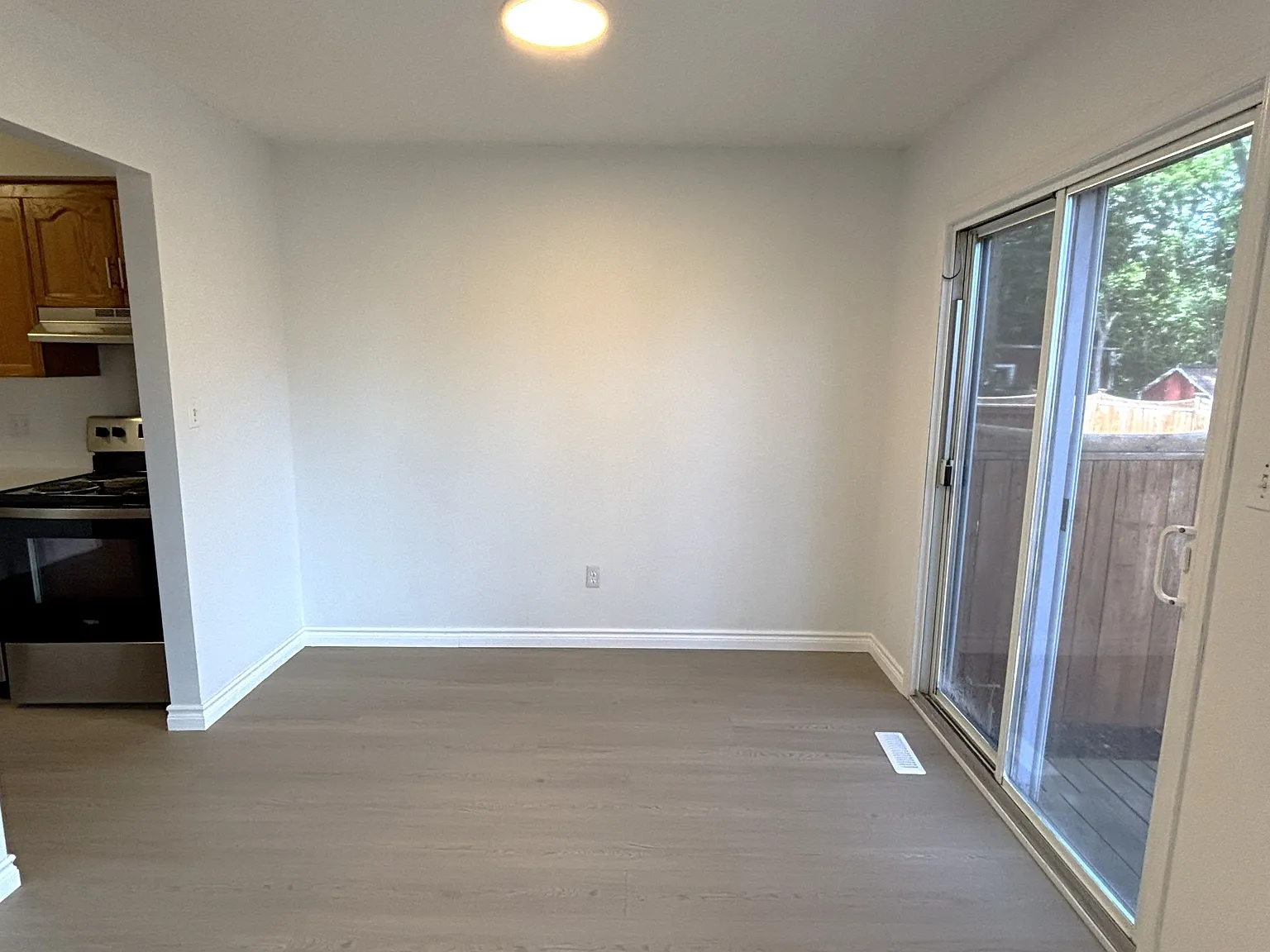 264 London Rd — Photo 3