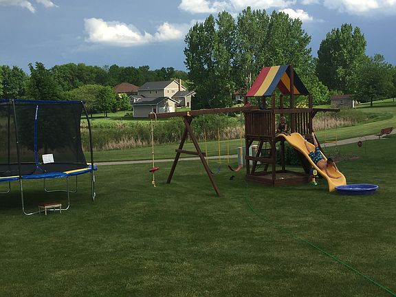4th image of 223 Mustang Ln NE