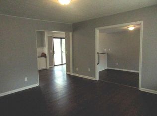 825 S Pinecrest Ave, Wichita, KS 67218