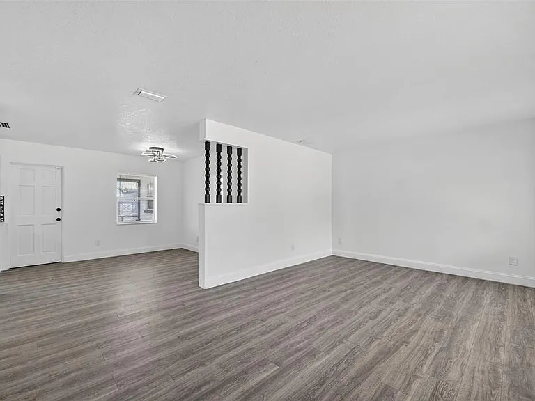 3034 Touraine Ave — Photo 6
