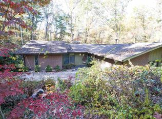 1095 14th Avenue Dr NW, Hickory, NC 28601