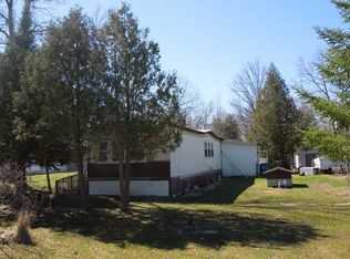 3985 Waters Edge Dr, Beaverton, MI 48612