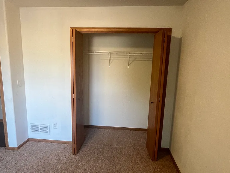 235 N Park Ridge Rd — Photo 15