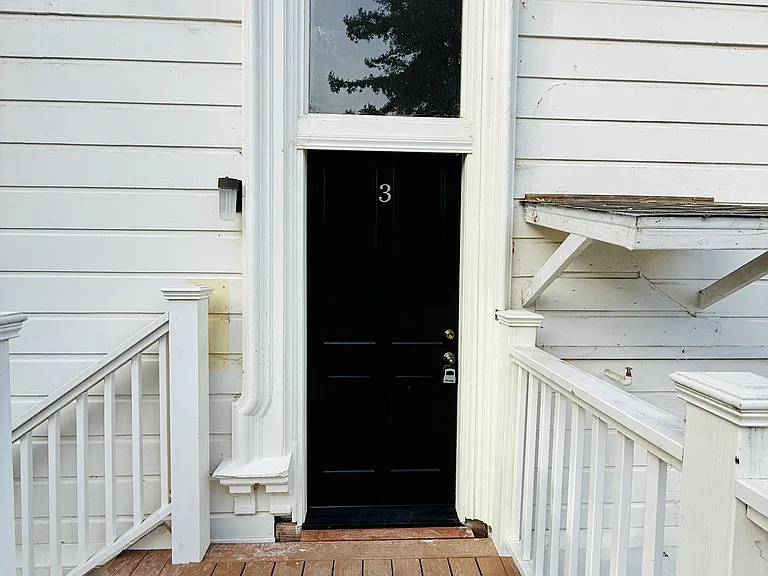 1120 Oak St #3 — Photo 4