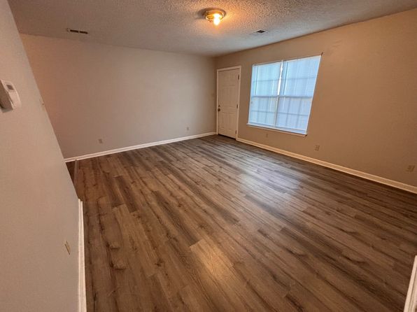 108 Hines Blvd APT B