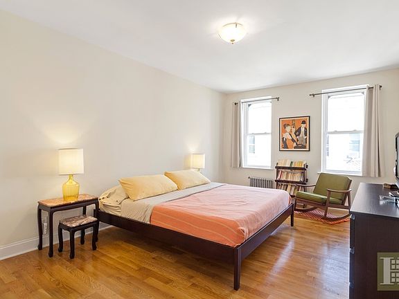 3rd image of 811 Walton Ave APT F9