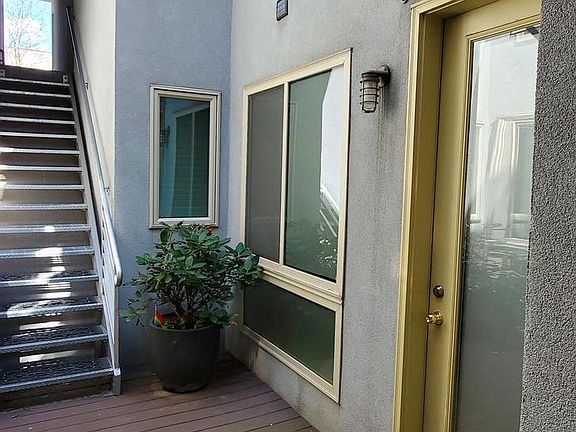 4th image of 1217 Mount Vernon St APT 2