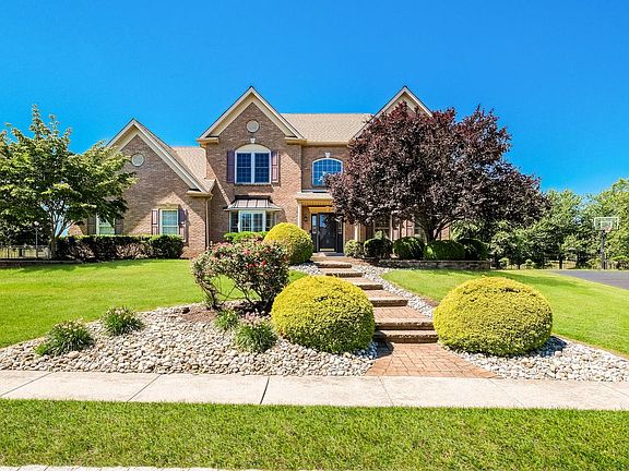3rd image of 401 Bens Run Ct