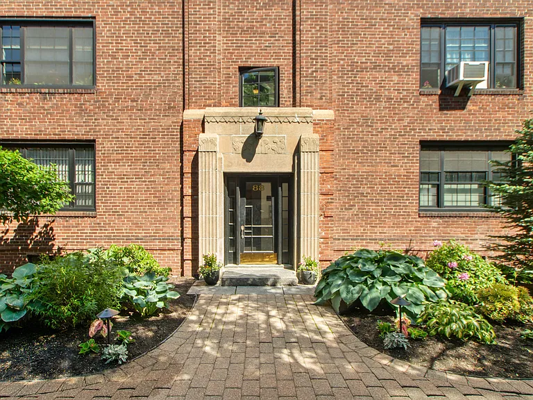 88 Marion St #3 — Photo 18