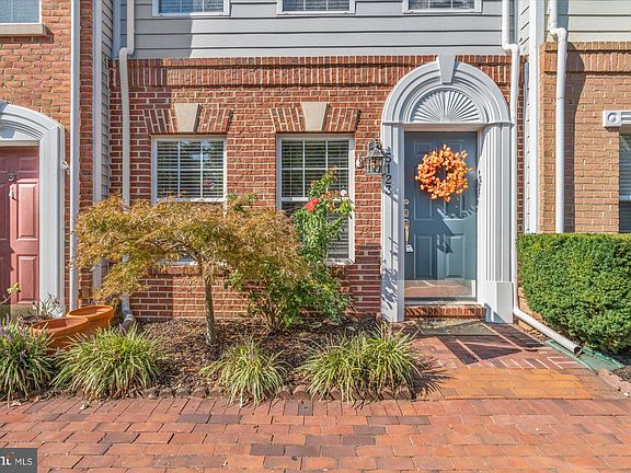 3rd image of 5123 Gardner Dr