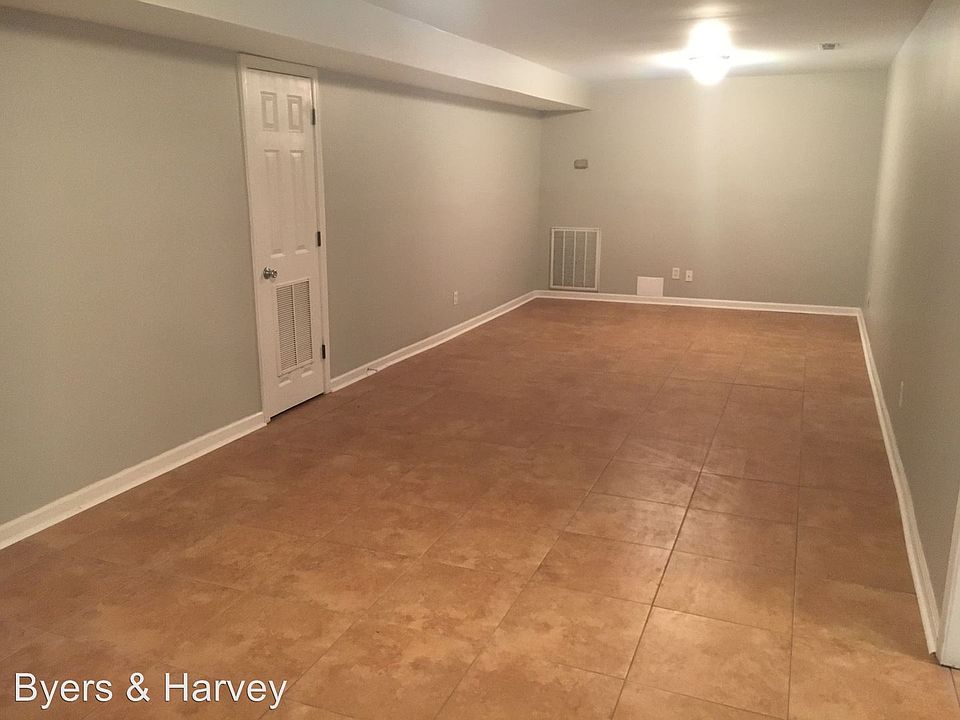 1st image of 1864 Memorial Dr APT B