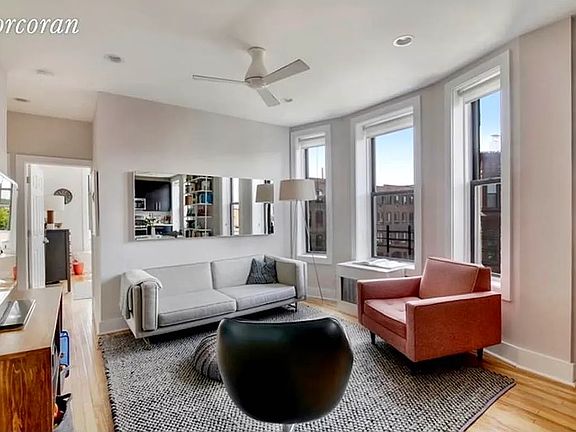 4th image of 403 12th St APT 4