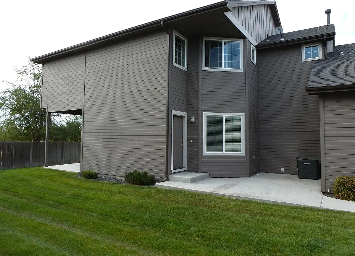 3 bed, 2.5 bath, 1652 sqft, $2,150 — Photo 3