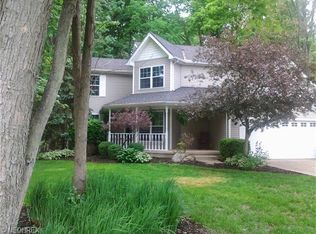 6892 Glendale Rd, North Ridgeville, OH 44039