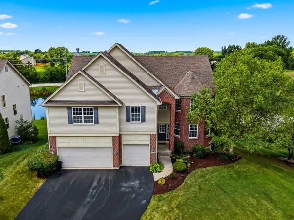 5218 Greenshire Cir, Lake In The Hills, IL 60156