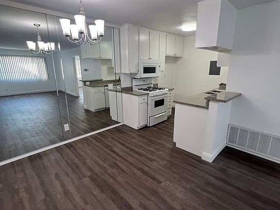 3rd image of 15045 Magnolia Blvd APT 205