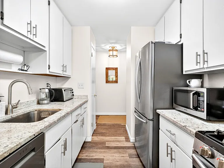138 Indian Hollow Ct — Photo 8