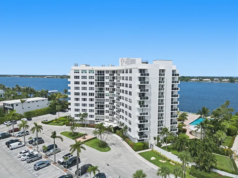 2800 N Flagler Dr #410 — Photo 2