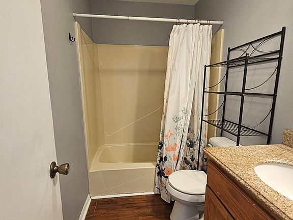 5th image of 662 Bullock Rd