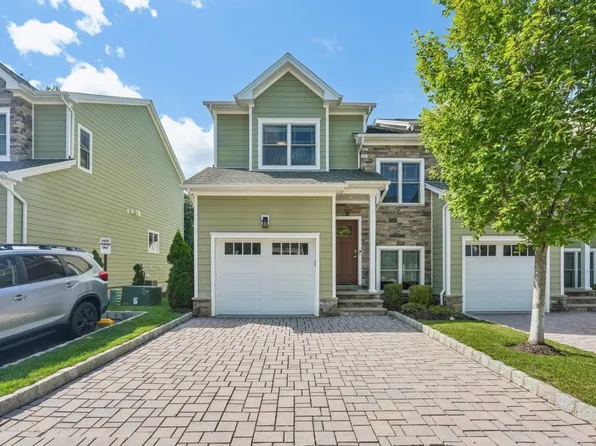 99 Spring Valley Rd #203, Montvale, NJ 07645