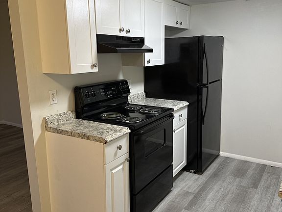 3rd image of 2811 Central Ave #4215094