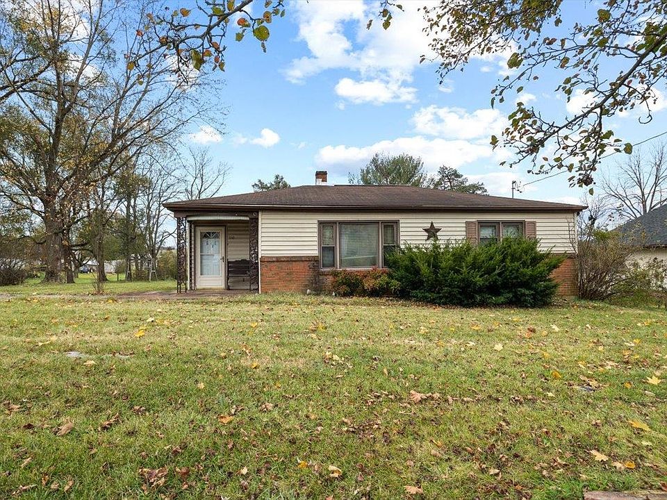1st image of 110 Stoneleigh Dr