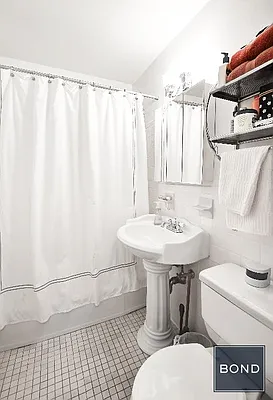 Rented by Bond New York | media 18