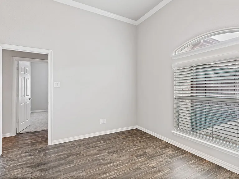 5821 Humber Ln — Photo 7