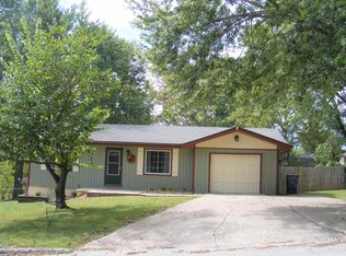 807 S 6th Ave, Ozark, MO 65721