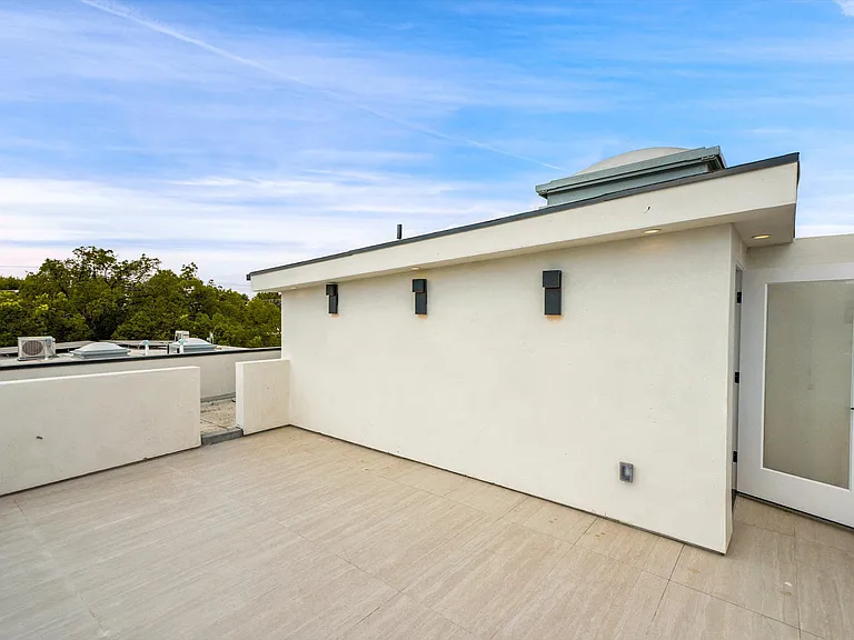 5026 Cahuenga Blvd — Photo 33