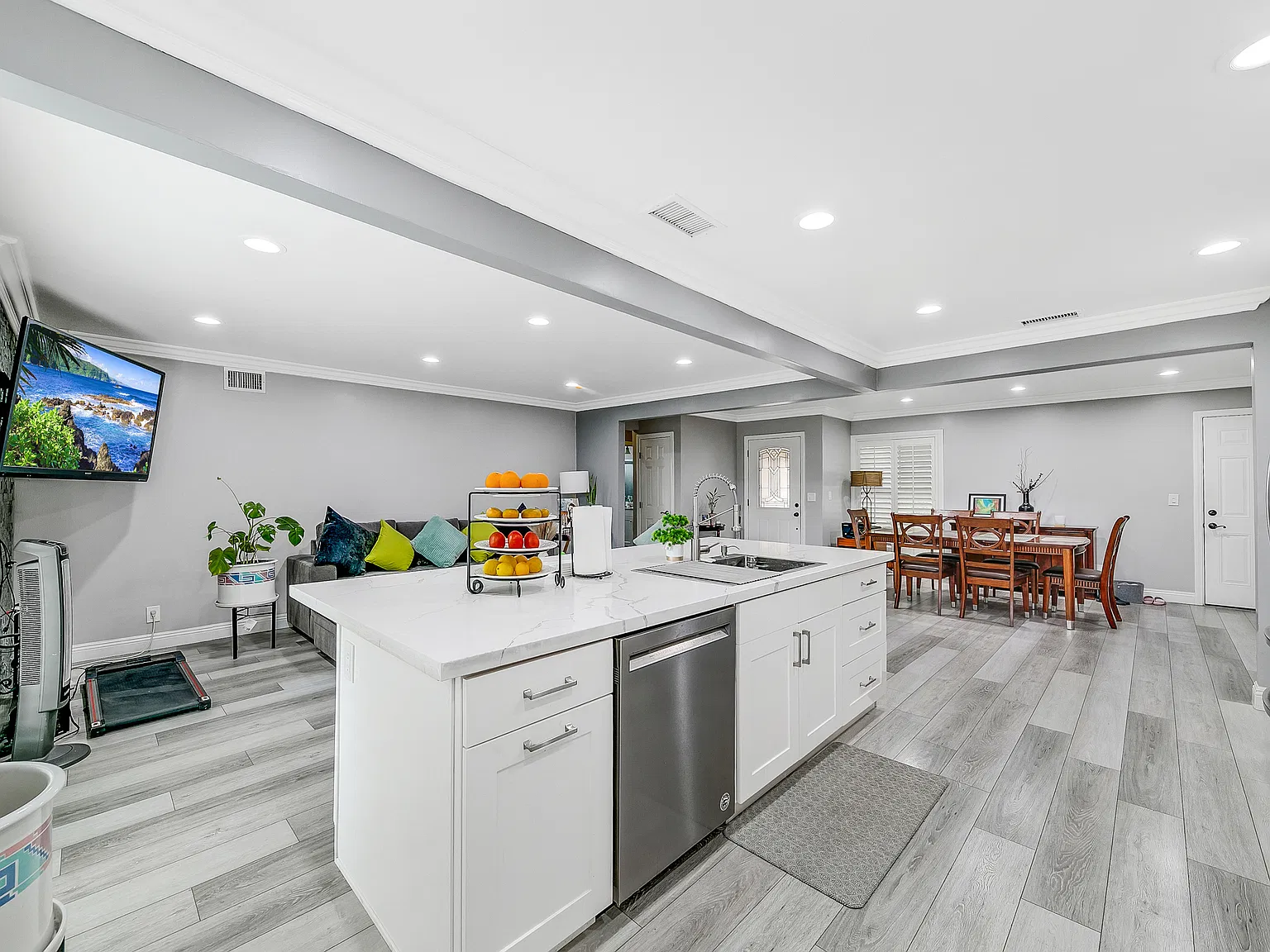 4 bed, 1560 sqft, $4,600 — Photo 4