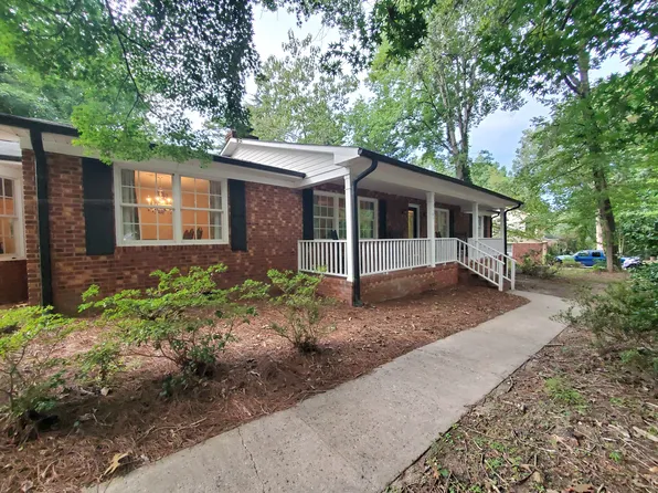 5104 Forest Oaks Dr, Greensboro, NC 27406