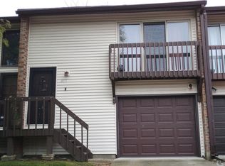 457 Sauk Ln, Bolingbrook, IL 60440