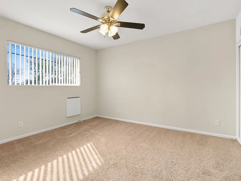Melrose Place Apartments — Photo 15