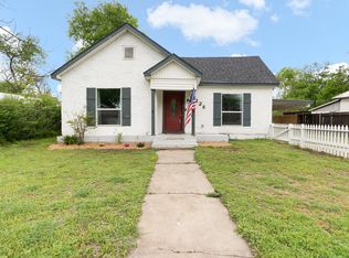 226 W Willingham St, Cleburne, TX 76033