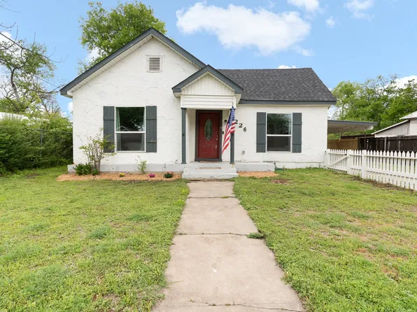 226 W Willingham St, Cleburne, TX 76033