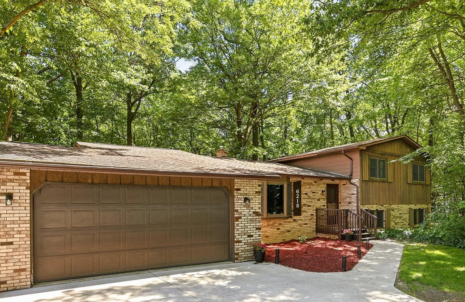 5 bed, 3.5 bath, 2352 sqft, $2,200 — Photo 1