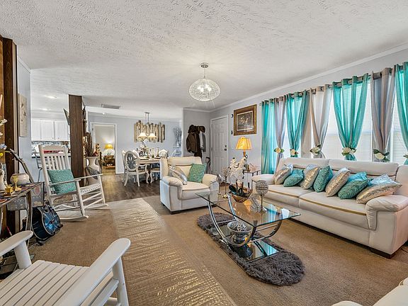 3rd image of 444 Summerland Dr