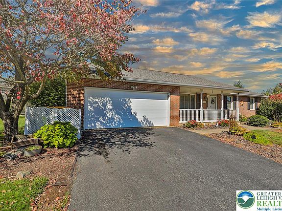 2nd image of 1328 Melanie Ln