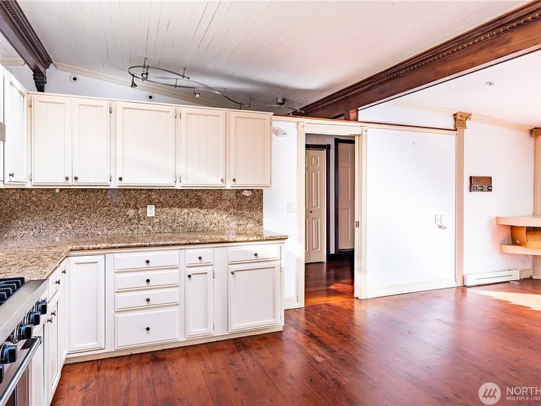 14010 SE 44th Pl — Photo 11