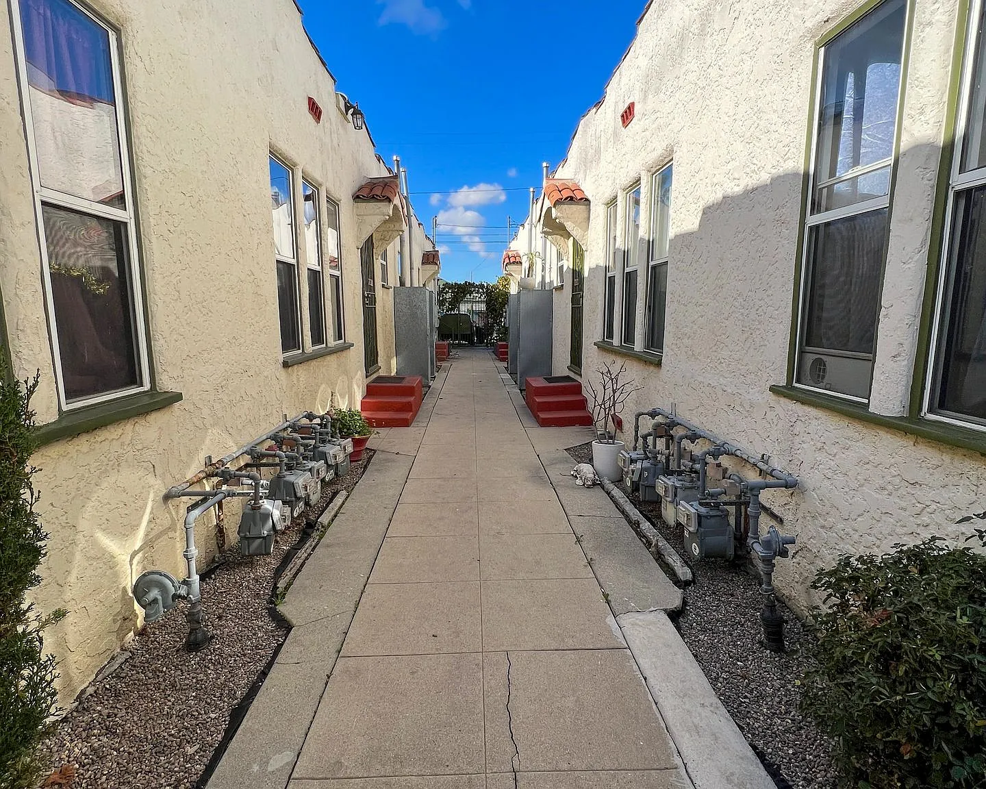 3741 S. Arlington Ave — Photo 4