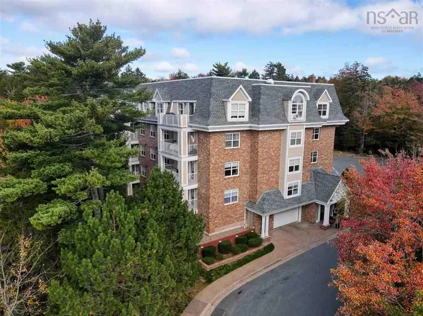 211 Hammonds Plains Rd #309, Halifax, NS B4A 4E1