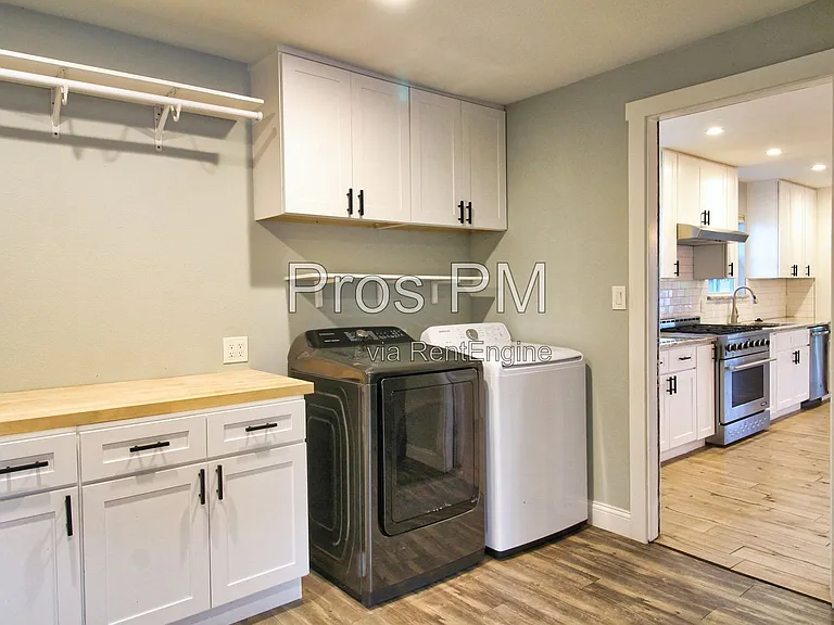 106 Joyce Dr — Photo 6