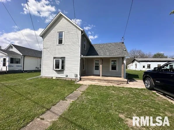 825 W Locust St, Canton, IL 61520