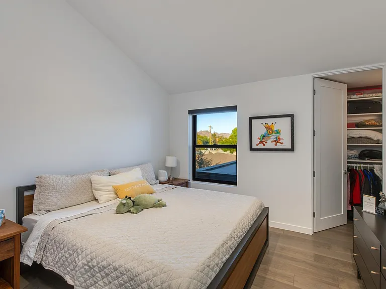 1341 E Pomelo Grove Ln — Photo 10