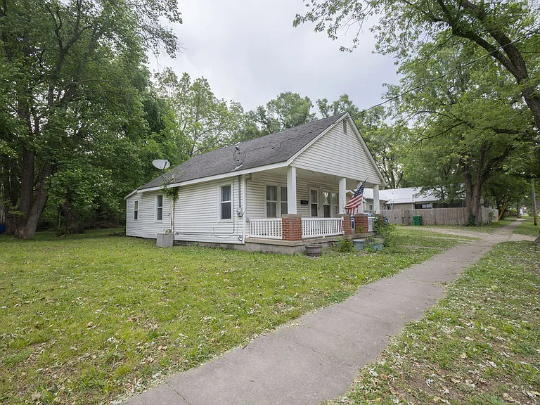 304 W Fort Scott St — Photo 3