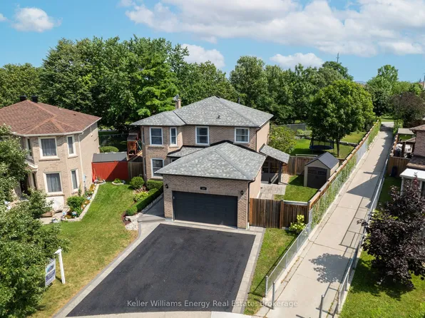 150 Large Cres, Ajax, ON L1T 2S4