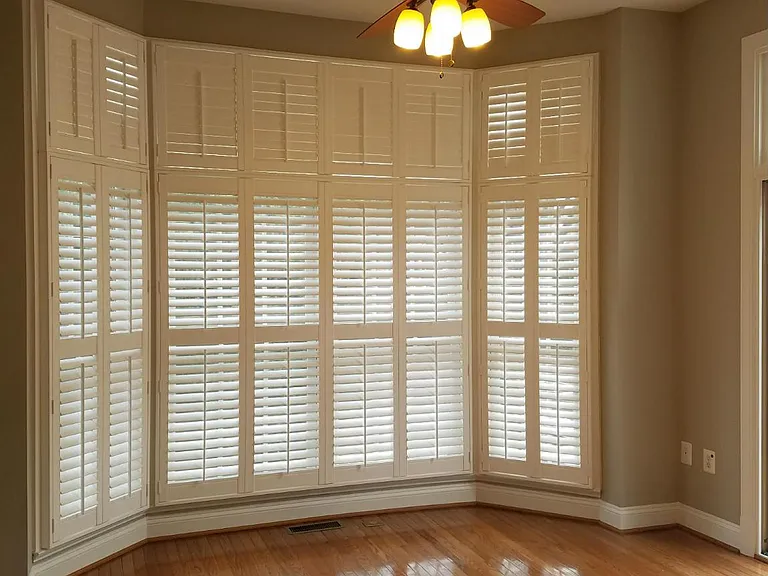 1619 Seneca Ave — Photo 12