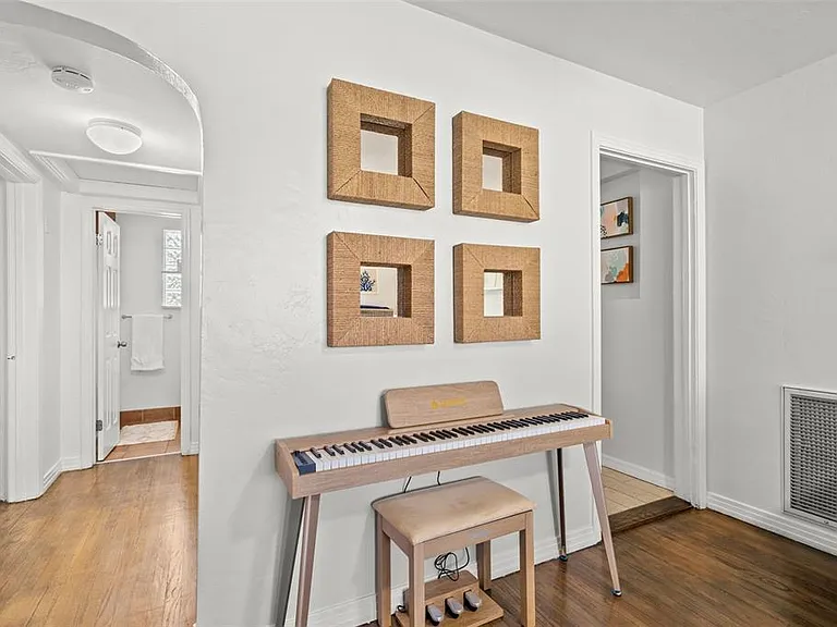 517 79th Ave — Photo 9