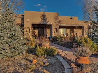 16 Via De Estrellas #A, Santa Fe, NM 87506